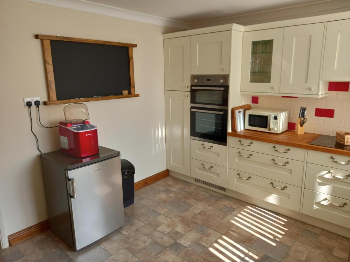 Pet Friendly Beautiful Detached Cottage Close To Spurn Point, Easington And Withersea Kingston upon Hull Extérieur photo